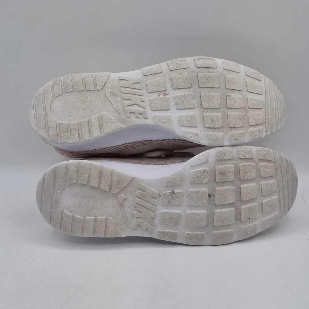 Nike Tanjun Shoes‎ Womens Size 9.5 Pink Mesh Knit Lightweight Running 812655-202